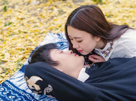 彼女 寝込み|寝てる時にキスしてくる男性心理とは？寝顔にキスする彼氏の本。